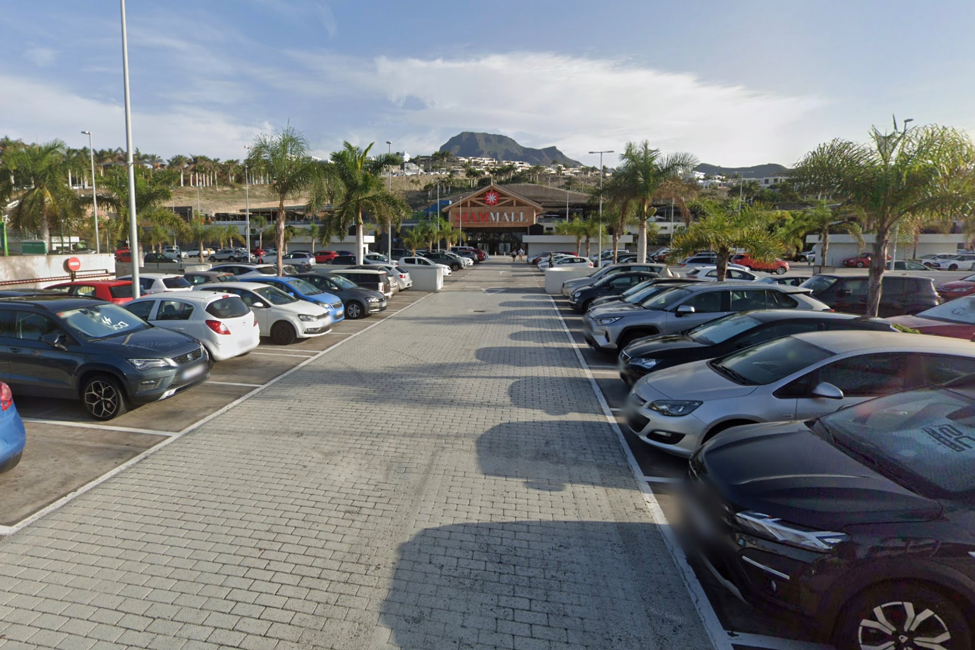 Ample parking facility at Siam Mall, Tenerife, offering convenient parking options for shoppers and visitors