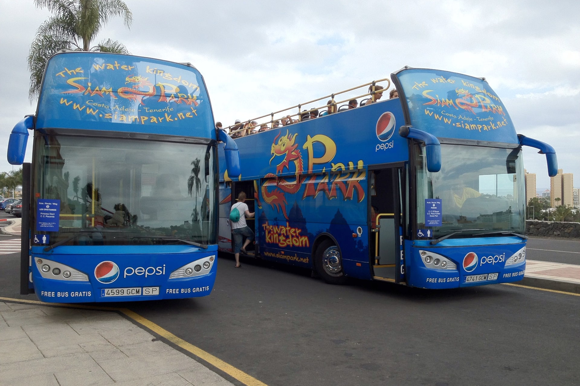 Colorful Siam Park bus, providing convenient transportation to and from the water park in Tenerife