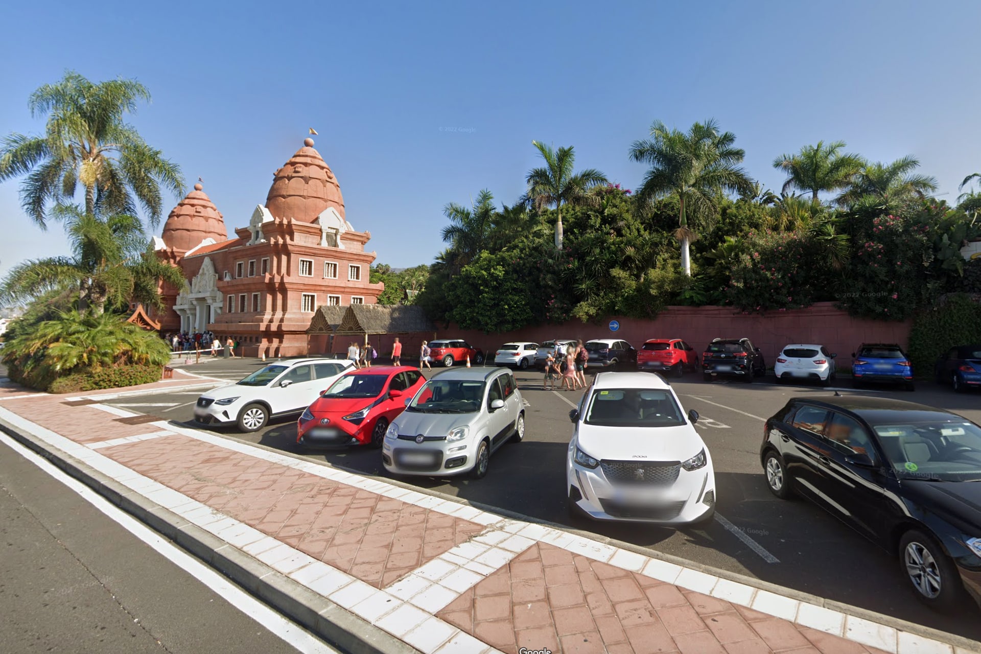 Spacious parking area at Siam Park, Tenerife, providing convenient parking options for visitors to the water park